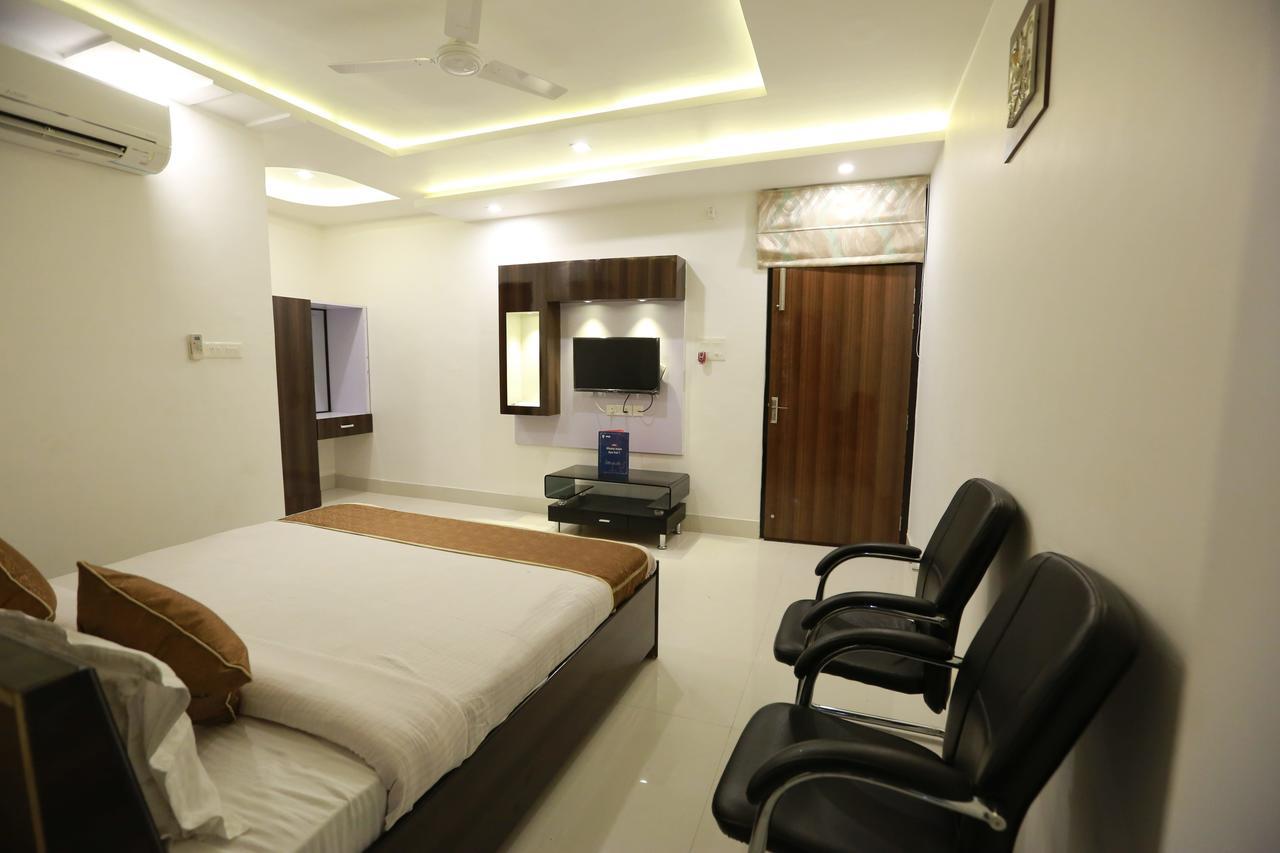 Oyo 8837 Hotel Surya Galaxy Kanpur Luaran gambar
