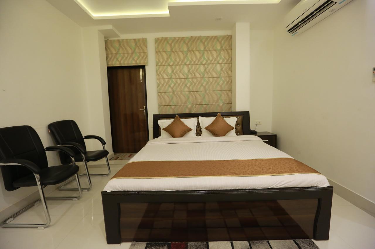 Oyo 8837 Hotel Surya Galaxy Kanpur Luaran gambar