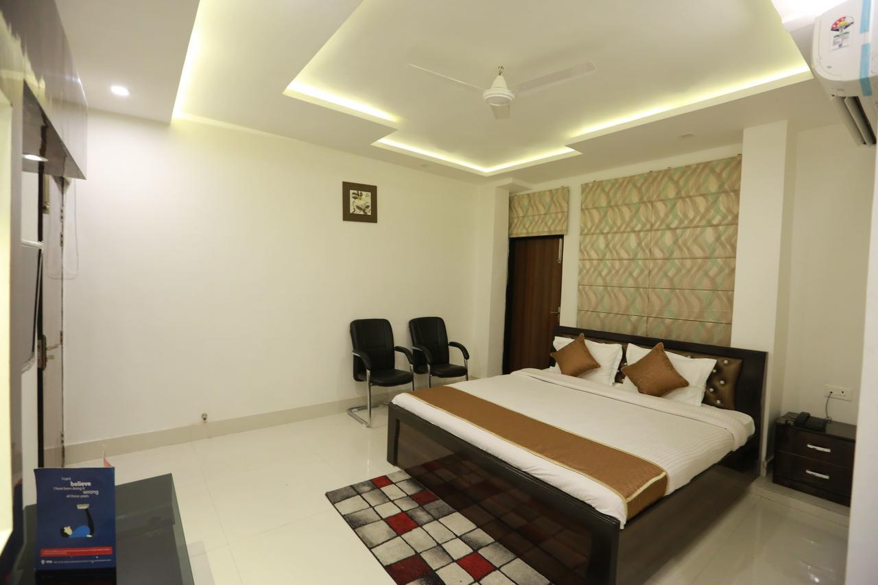 Oyo 8837 Hotel Surya Galaxy Kanpur Luaran gambar