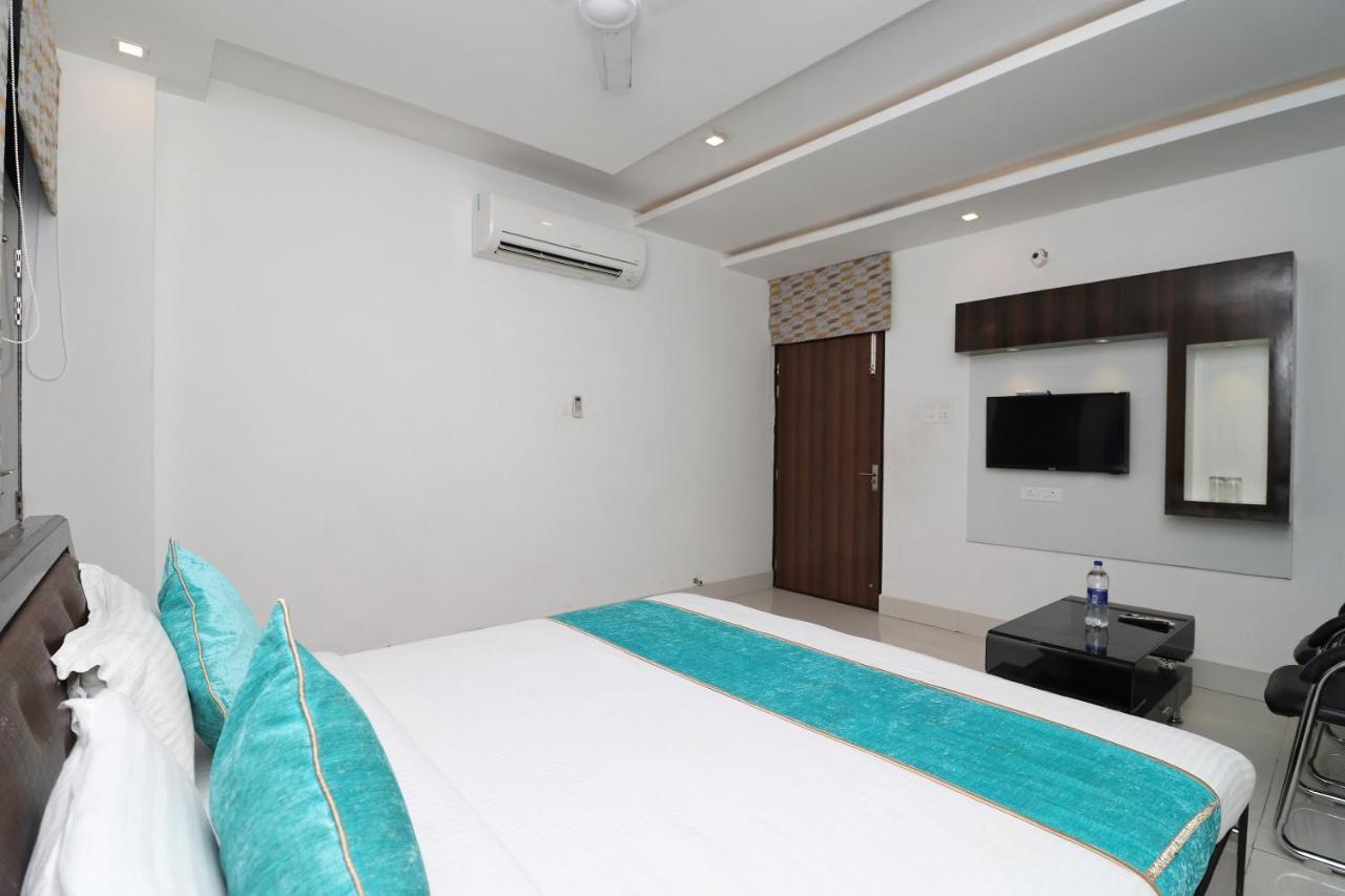 Oyo 8837 Hotel Surya Galaxy Kanpur Luaran gambar